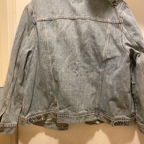 OLD NAVY DISTRESSED DENIM JACKET - Picture 4 of 5